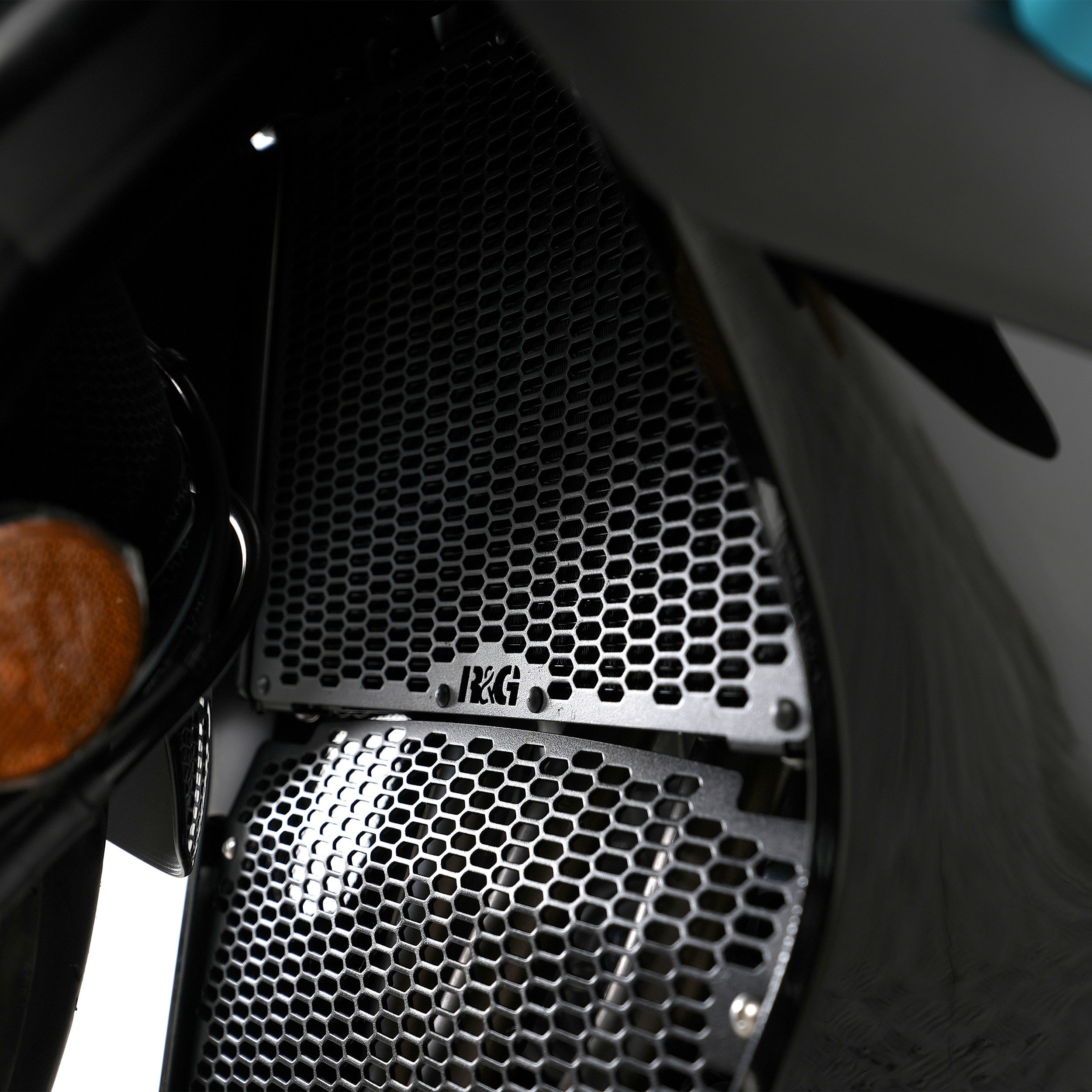 PRO Radiator Guard for CFMoto 675 SR-R '25- & 675NK ‘25-
