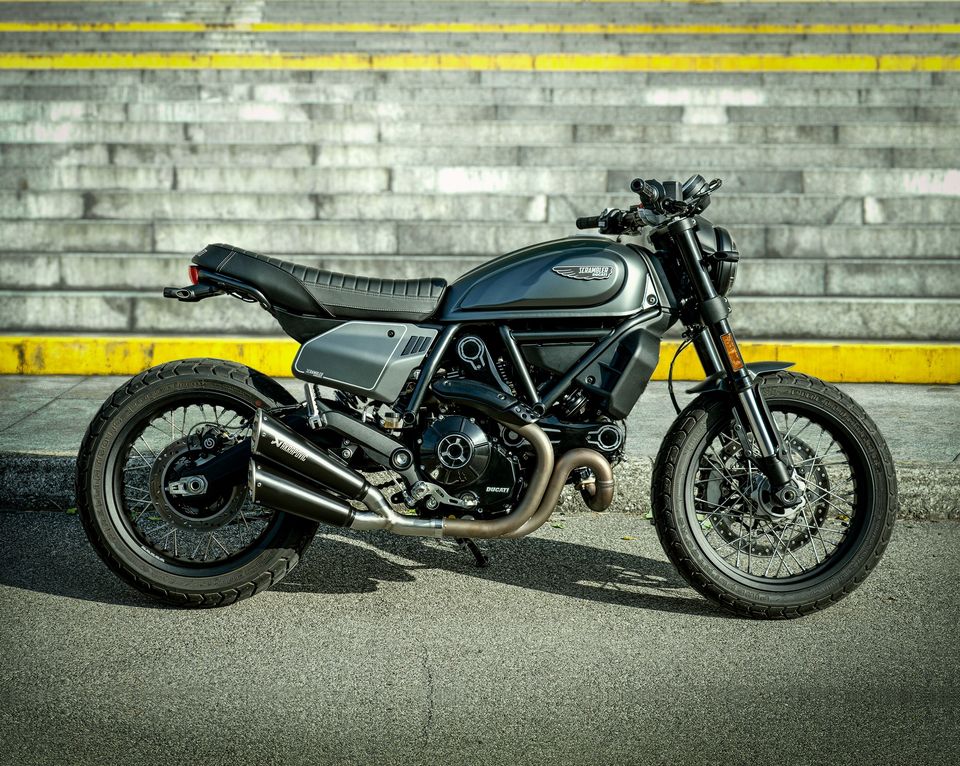 DUCATI Scrambler Icon / Dark (800cc) 2021-2022 - Akrapovic Exhausts - S-D8SO6-ISSSBL