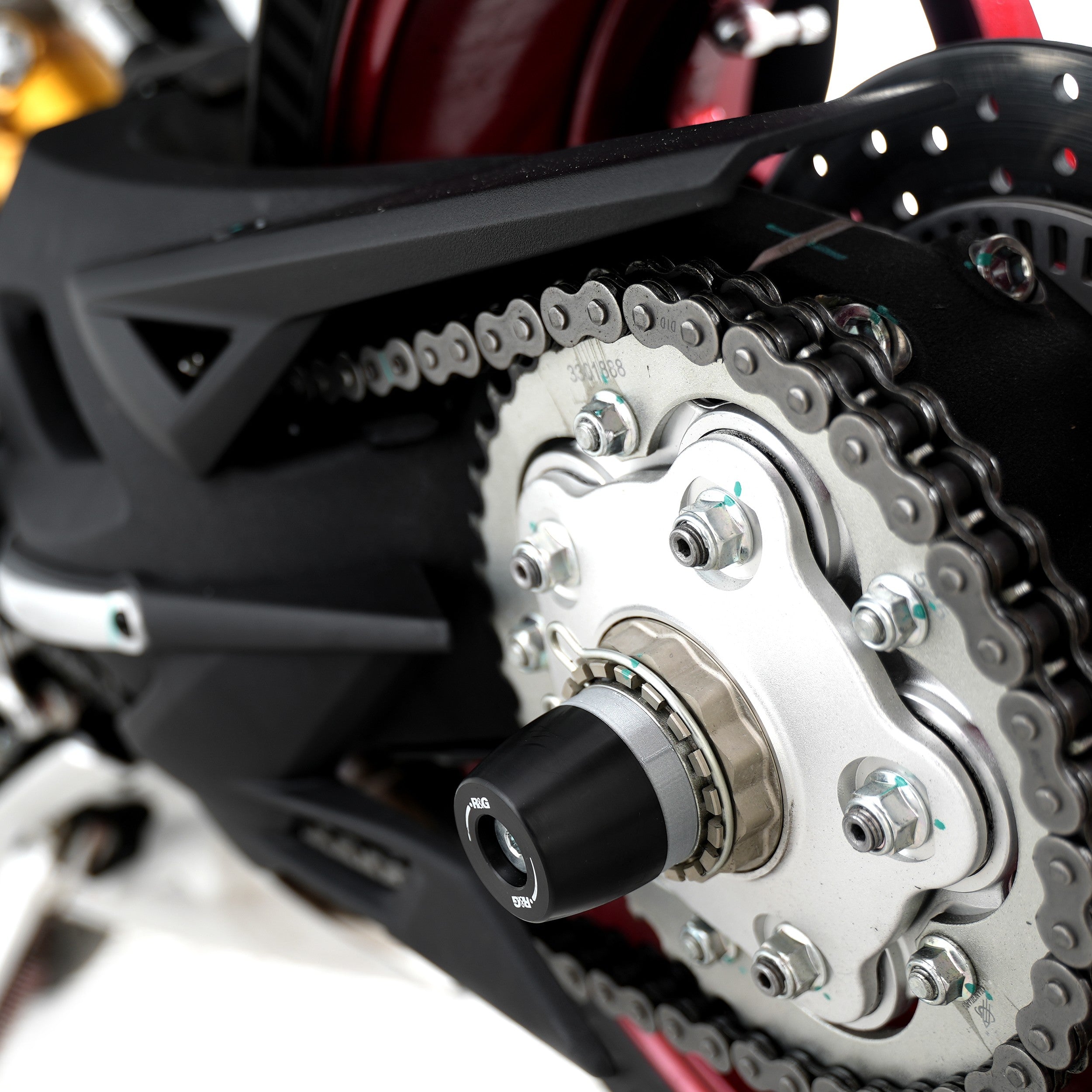 APEX Swingarm Protectors for the QJMOTOR SRK 921 RR ‘25- and 17 others