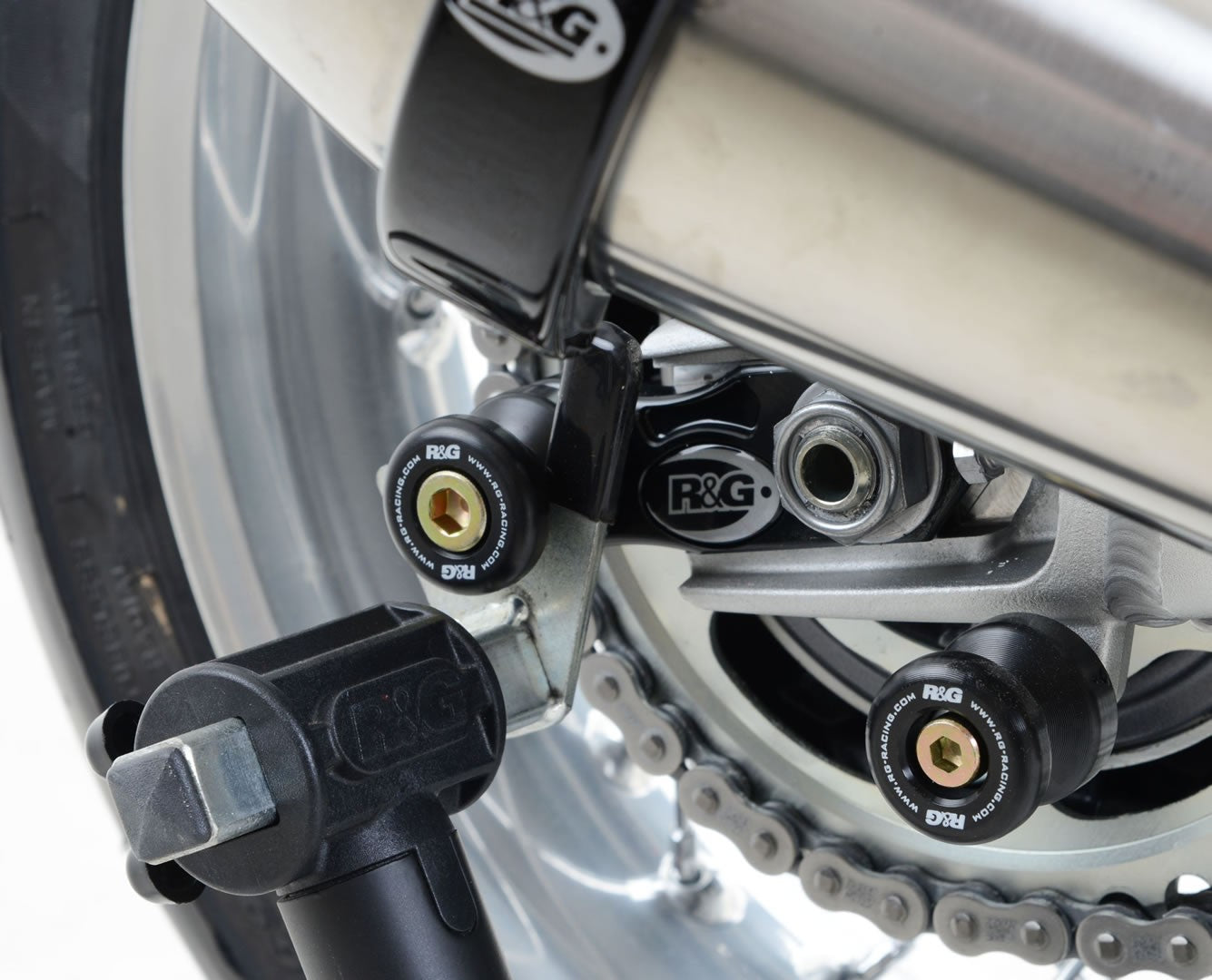 Offset Cotton Reels for Triumph Street Twin '16-, Thruxton 1200 / R '16-, Speed Twin 1200 '19-'21, Scrambler 1200 XC/XE '19-, Scrambler 900 ’23-25 & Speed Twin 900 '22- '24